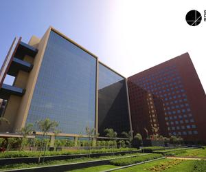 Surat Diamond Bourse w Indiach – największy biurowiec na świecie