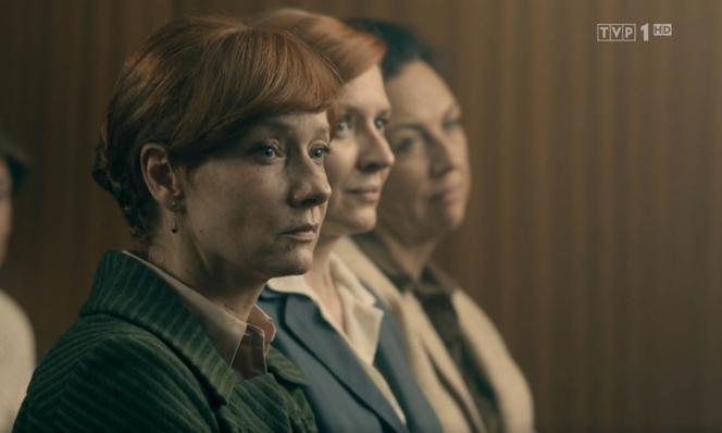 Stulecie Winnych 4 sezon odc. 40. Mania (Magdalena Walach), Ania (Urszula Grabowska)