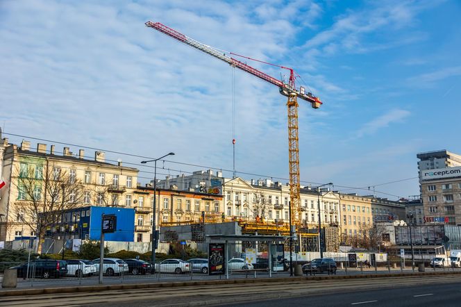 Budowa kamienicy przy Smolnej 23 w Warszawie