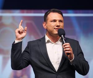 Mentzen zaszokowany pytaniem Biejat! Aż go zamurowało w czasie debaty TVP