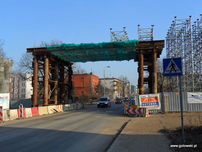 Trasa Uniwersytecka w Bygdoszczy - budowa estakady