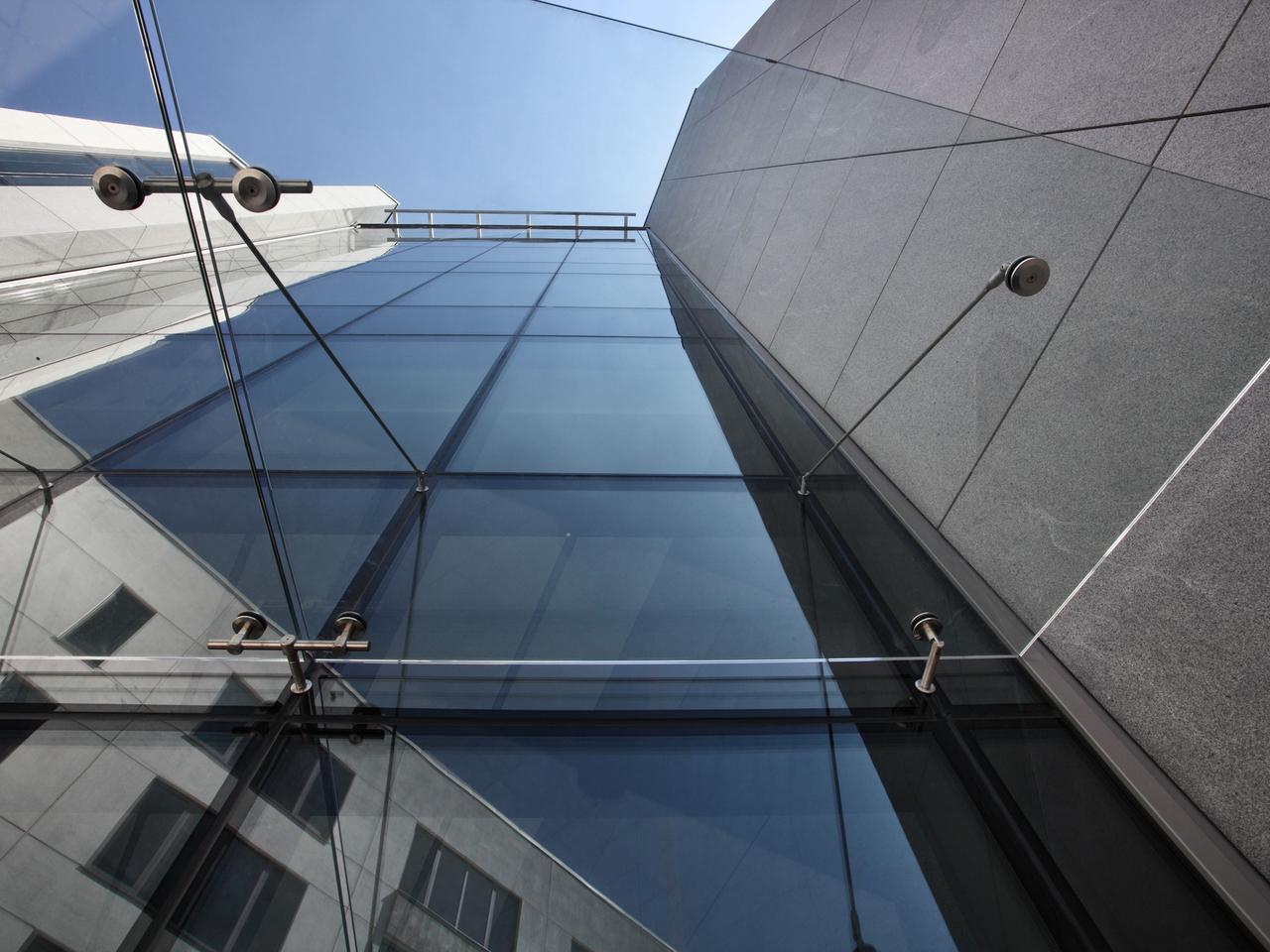 Rozwiązania HI w Symfonii Residence i Radwar Business Center - oszczędność zimą i latem