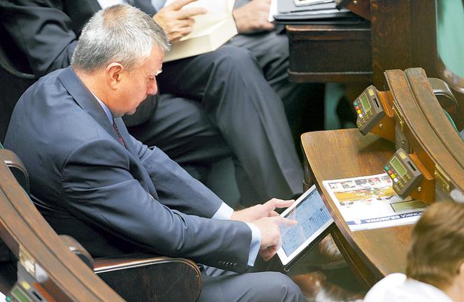 Przyznali sobie nagrody za rozdanie zabawek