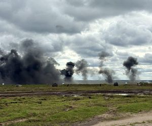 „Żelazna brama-25” w Orzyszu. Szef MON, Władysław Kosiniak-Kamysz obserwuje ćwiczenia wojskowe