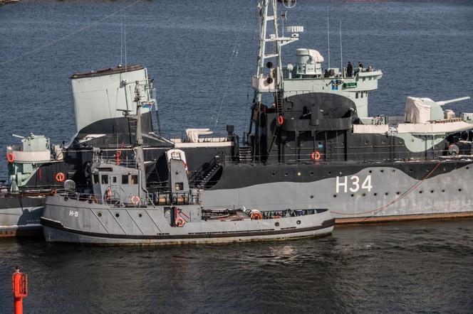 ORP Błyskawica opuściła swoje miejsce przy nabrzeżu w Gdyni