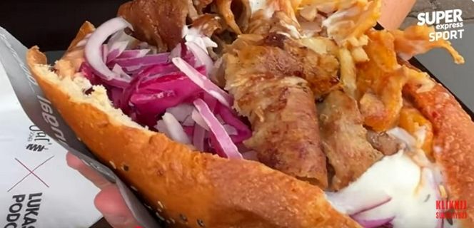 Lukas Podolski i jego kebab. Testujemy