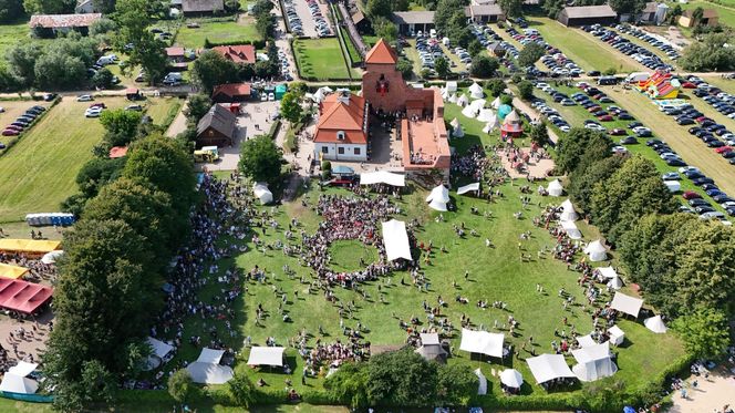 Co roku turniej rycerski na Zamku w Liwie przyciąga coraz większą rzeszę odbiorców
