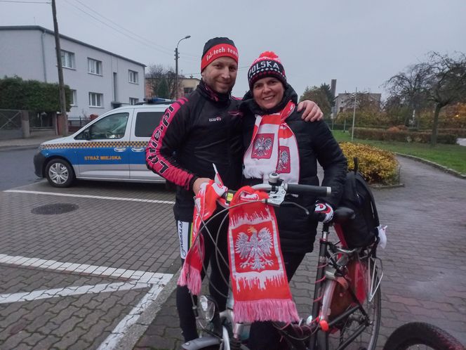 Z Leszna wystartował rajd rowerowy "Biało-Czerwono Zakręceni"