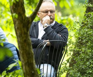 Marek Jakubiak. Pies pomaga mu w kampanii