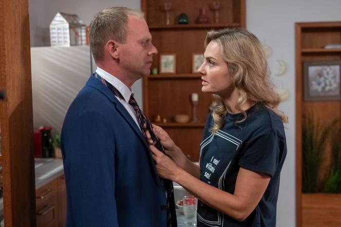 Na Wspólnej odc. 3182. Kamil Hoffer (Kazimierz Mazur), Zuza (Małgorzata Socha)