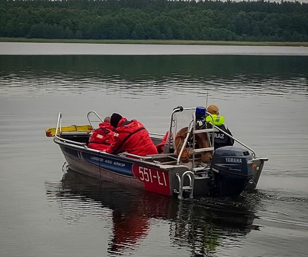 Dramat na jeziorze pod Szczytnem. Poszukiwania trzech nastolatków