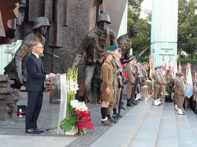 81. rocznica Powstania Warszawskiego. Uroczystości na pl. Krasińskich