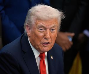 Panika pod Białym Domem. Auto sforsowało bramę. W budynku był Donald Trump!