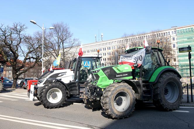 Strajk rolników w centrum Katowic ZDJĘCIA