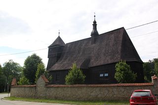 Ta małopolska wieś jest okryta sławą. Znajduje się w niej kościół poświęcony biskupowi