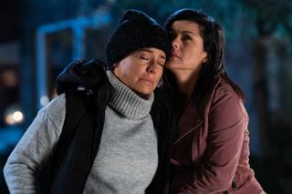 M jak miłość odc. 1708. Magda (Anna Mucha), Kinga (Katarzyna Cichopek)