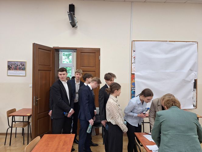 Maturzyści z Rzeszowa rozpoczęli egzaminy 