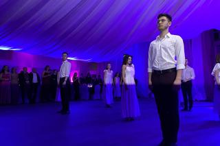 Studniówka 2024 uczniów I Liceum Ogólnokształcącego im. Edwarda Dembowskiego w Zielonej Górze