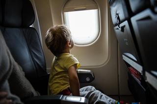 Zero dzieci w samolotach?! Podróżni mają dość krzyków, Internauci grzmią: To dyskryminacja 