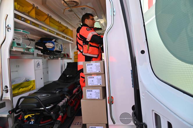 Ambulans i środki medyczne jadą na Ukrainę. Tak pomaga Pomorze Zachodnie