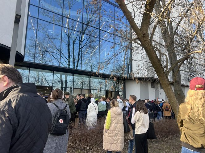 Ewakuacja w Centrum Handlowym Młociny. Na miejscu pracują służby