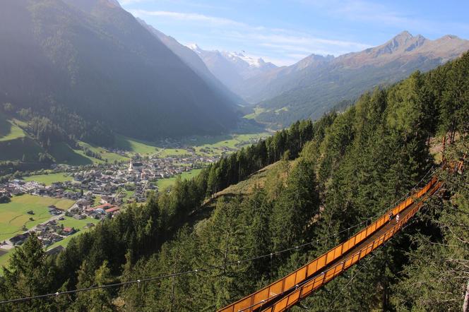 Najnowsza atrakcja turystyczna w dolinie Stubai: nowy most wiszący