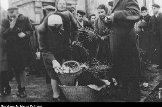 Handel uliczny w powojennej Warszawie