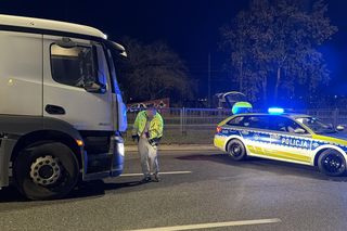 Wbiegł prosto pod cysternę i przeleciał kilkanaście metrów! Stan krytyczny