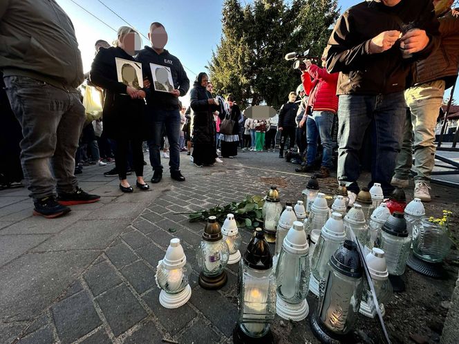 "Na takie rzeczy nie ma słów". Mieszkańcy Mławy przeszli w marszu ku pamięci zamordowanej Mai