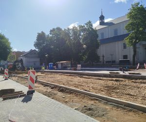 Rozkopanie dużego skrzyżowania odsłoniło fragmenty historii miasta Siedlce