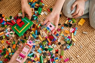 Domy pełne zabawy na dzień dziecka. LEGO Polska zachęca do spędzania czasu na zabawie w wyjątkowych miejscach