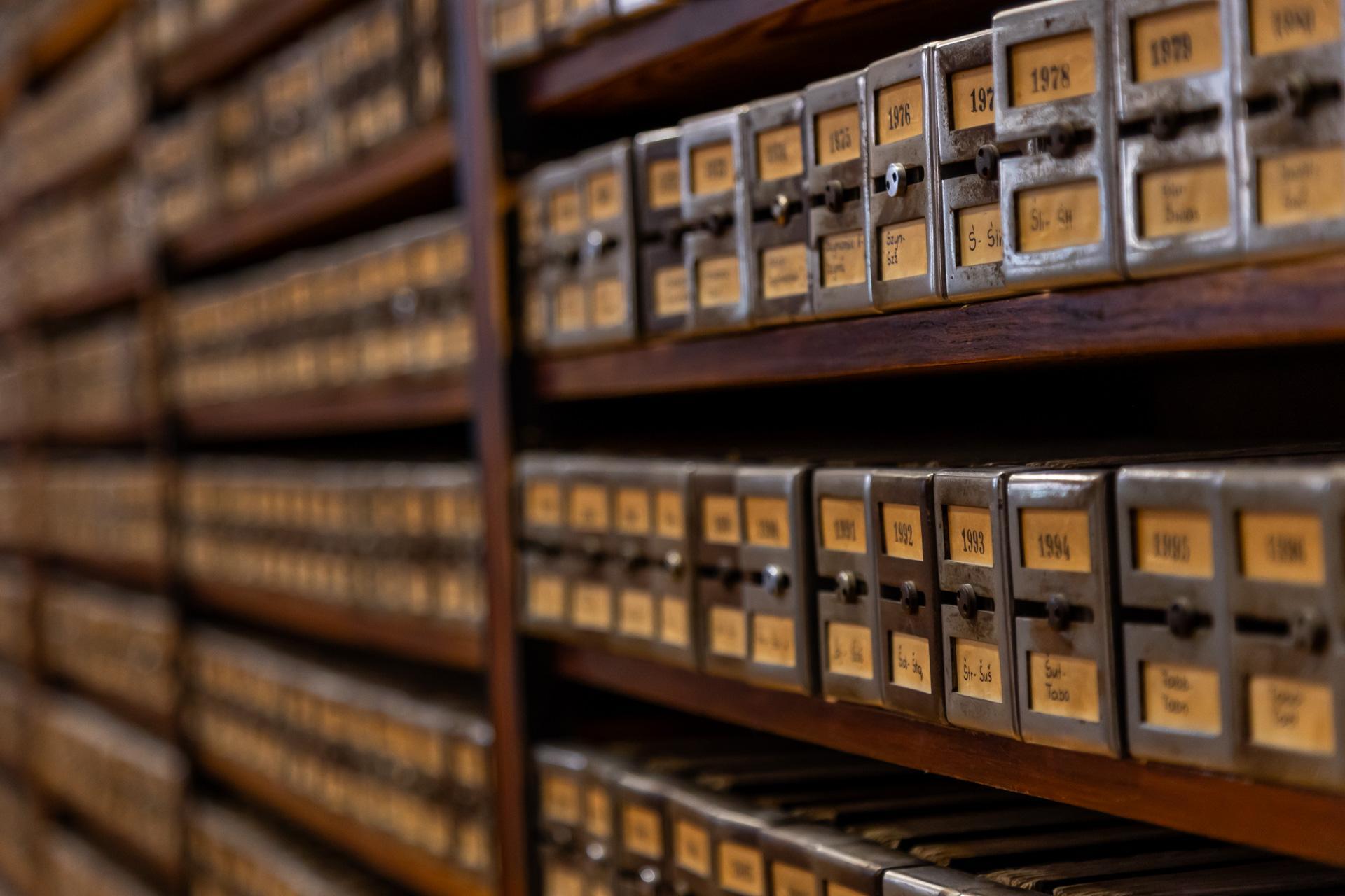 Biblioteka SGH - zdjęcia. Zobacz wspaniałe wnętrza warszawskiego gmachu