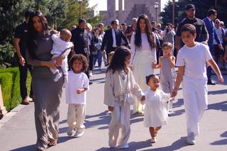 Kim Kardashian z dziećmi w Armenii