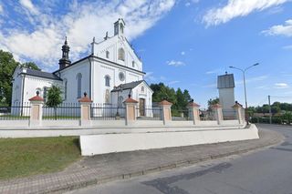 Grodzisko Dolne. W tej wsi na Podkarpaciu odkryto ślady osadnictwa z okresu 12 tys. l.p.n.e. Według legendy założył ją Bolesław Chrobry