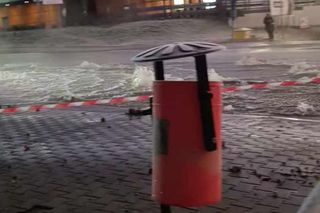 Zalana ulica Bytomska po awarii wodociągów w Piekarach