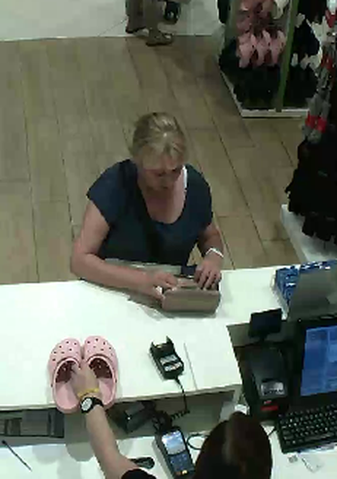Ukradła portfel w centrum handlowym. Szuka jej olsztyńska policja [ZDJĘCIA]