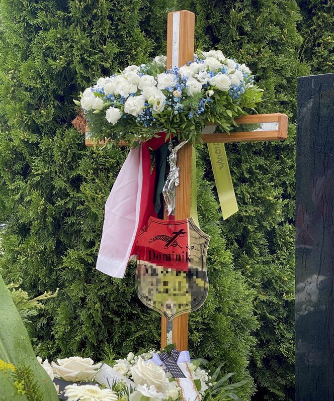 Grób harcerza Dominika utonął w kwiatach