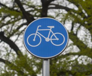 Sieć ścieżek pieszo-rowerowych w Opolu rozrasta się. Drogowcy już niedługo zakończą prace na pierwszym odcinku 