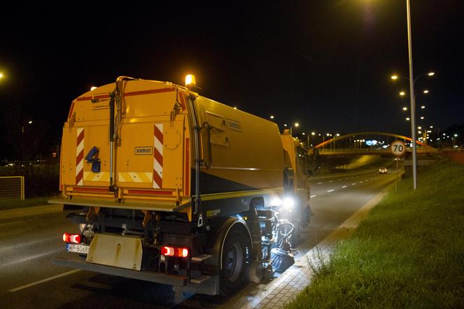 Ulice Płocka sprzątane na mokro