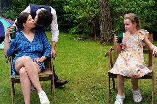 Barwy szczęścia, odc. 2934: Agata (Natalia Zambrzycka), Ignacy Kieliszewski (Olaf Staszkiewicz), Marysia (Nina Szumowska)