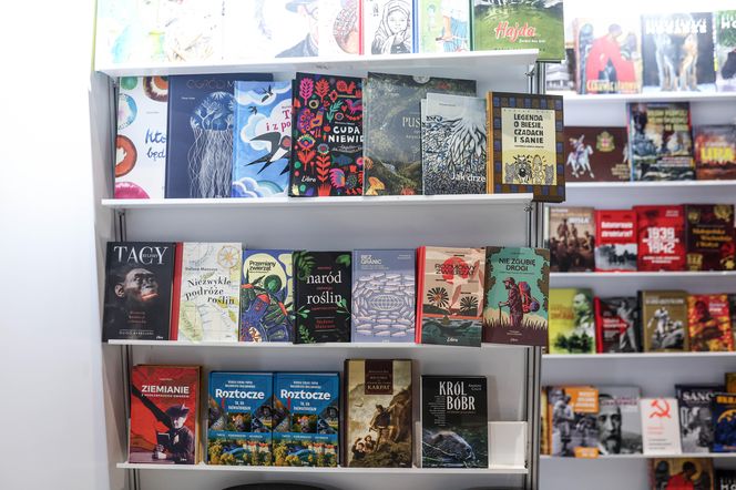 Targi Książki w Katowicach to okazja do zdobycia autografów pisarzy