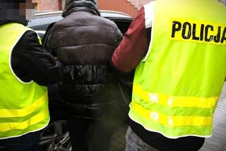 Złodzieje jak z filmu Gang Olsena. Za pomocą koparki próbowali okraść kantor