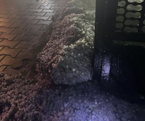Gradobicie w gminie Rozprza. Grad wielkości śliwek [ZDJĘCIA]. 
