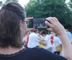 Sielanka na parkiecie w Muzeum Wsi Lubelskiej pod gołym niebem! Za nami kolejna potańcówka w rytmie miejskiego folkloru z Warszawy i Lwowa