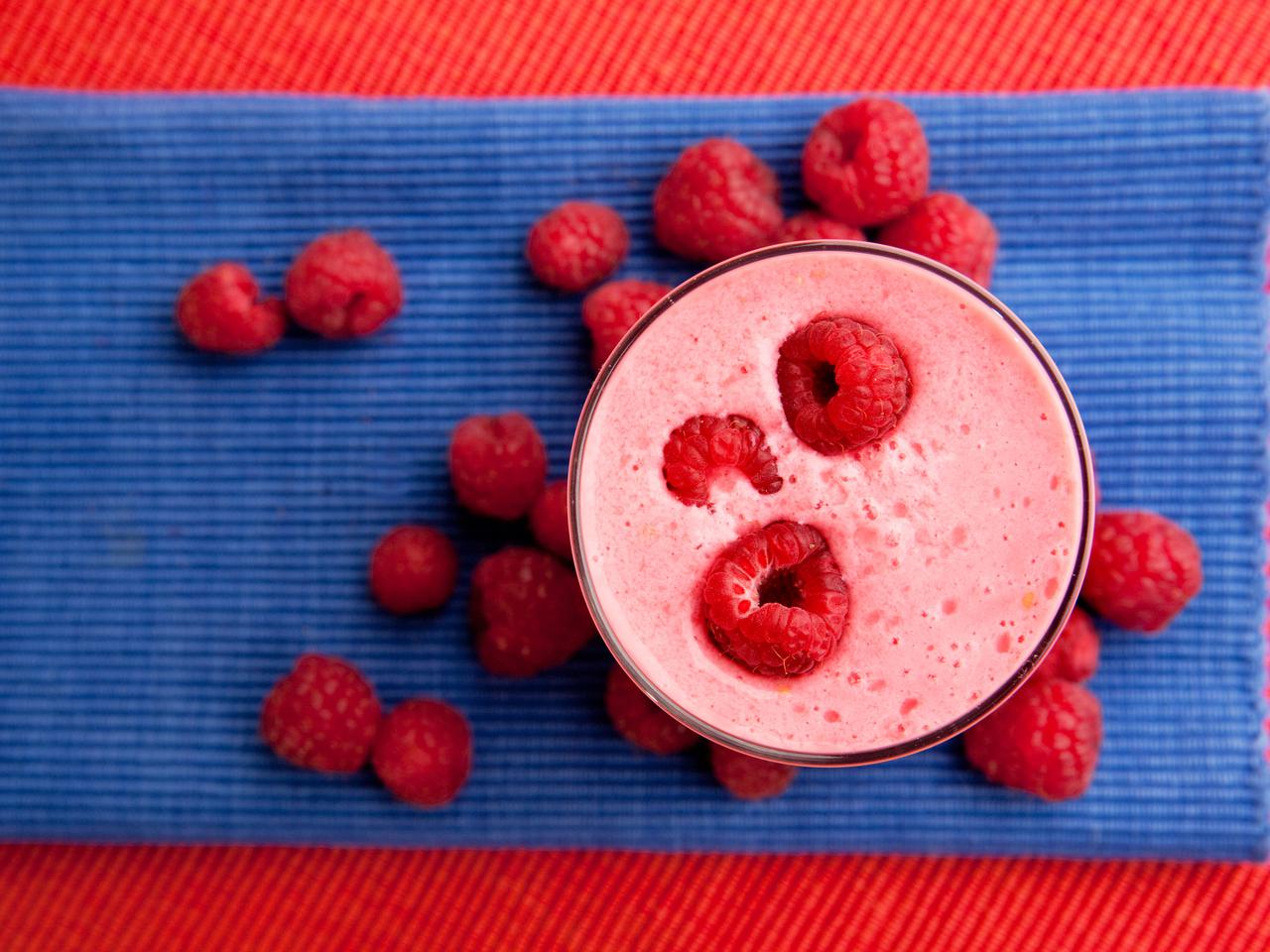 Jogurtowy koktajl z owocami: łatwy przepis