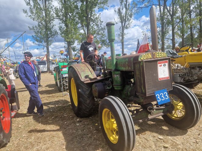 XXIII Międzynarodowy Festiwal Starych Ciągników i Maszyn Rolniczych im. Jerzego Samelczaka. Zdjęcia z parady i terenu festiwalu