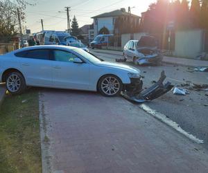 Czołowe zderzenie na ulicy Kościelnej w Starachowicach