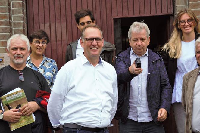 "Mały Zgon". Ekipa filmowa z Juliuszem Machulskim w byłym areszcie w Bartoszycach
