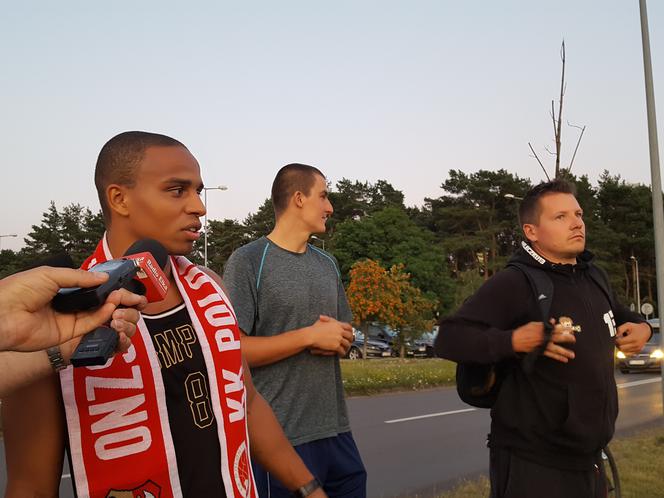 Koniec męskiej koszykówki w Lesznie. Koszykarze pożegnali się z kibicami 