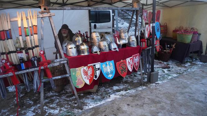 Ruszył jarmark bożonarodzeniowy nad jeziorem Ukiel w Olsztynie. Zobacz, jak wygląda! [ZDJĘCIA]